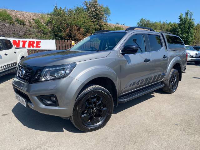 Nissan Navara Double Cab Pick Up N-Guard 2.3dCi 190 TT 4WD Auto Pick Up Diesel Grey