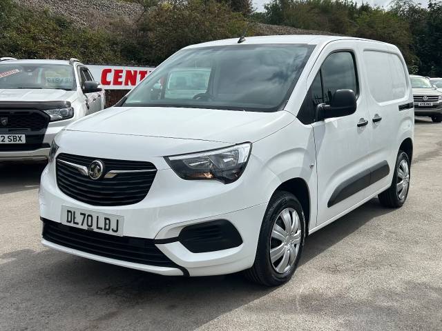 2020 Vauxhall Combo Cargo 2300 1.5 Turbo D 100ps H1 Sportive Van