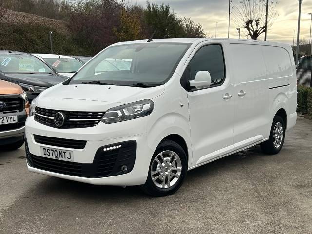 Vauxhall Vivaro 2900 1.5d 100PS Sportive H1 Van Panel Van Diesel White