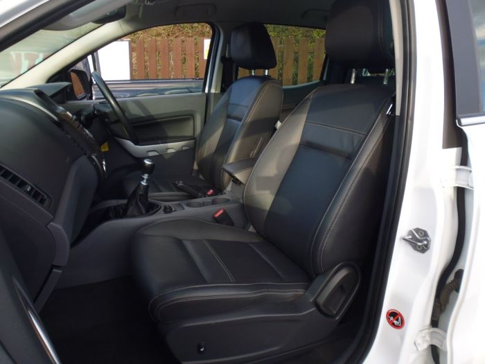 Ford Ranger Pick Up Double Cab Limited 3.2 TDCi 4WD Four Wheel Drive Diesel White