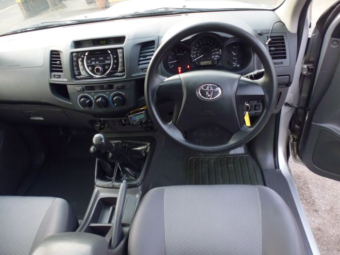 Toyota Hilux HL2 Pick Up 2.5 D-4D 4WD 144 Four Wheel Drive Diesel Silver