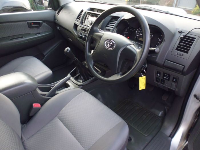 Toyota Hilux HL2 Pick Up 2.5 D-4D 4WD 144 Four Wheel Drive Diesel Silver