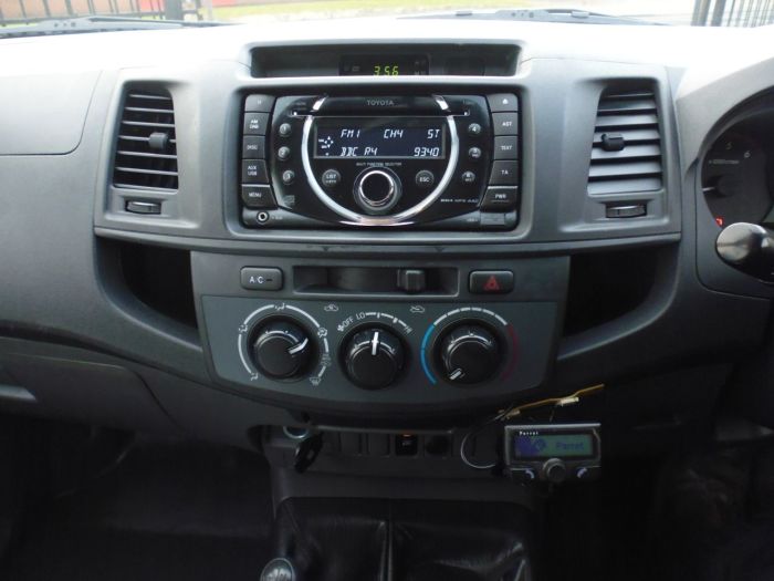Toyota Hilux HL2 Pick Up 2.5 D-4D 4WD 144 Four Wheel Drive Diesel Silver