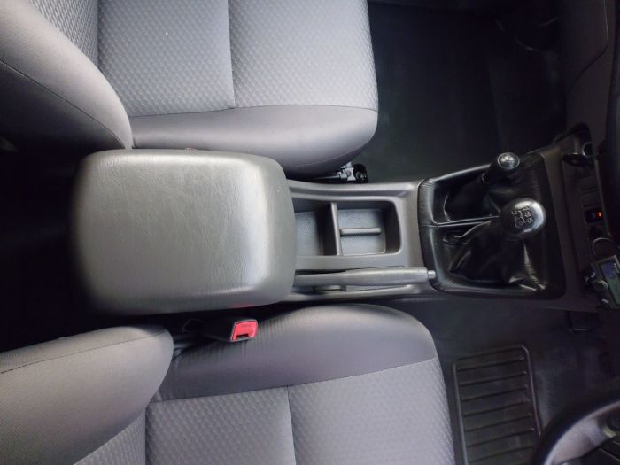 Toyota Hilux HL2 Pick Up 2.5 D-4D 4WD 144 Four Wheel Drive Diesel Silver