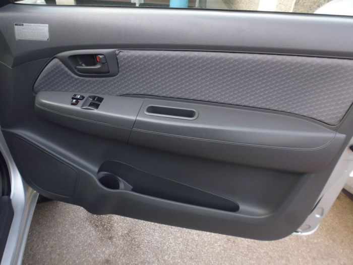 Toyota Hilux HL2 Pick Up 2.5 D-4D 4WD 144 Four Wheel Drive Diesel Silver