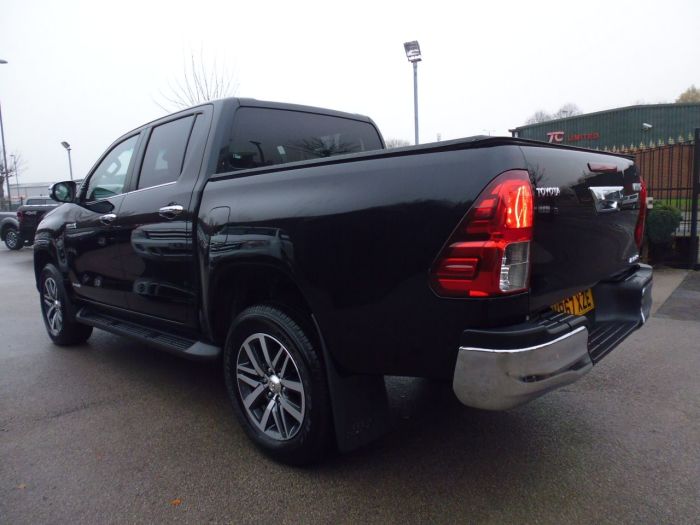 Toyota Hilux Invincible D/Cab Pick Up 2.4 D-4D Four Wheel Drive Diesel Black