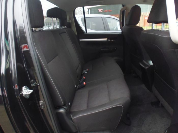 Toyota Hilux Invincible D/Cab Pick Up 2.4 D-4D Four Wheel Drive Diesel Black