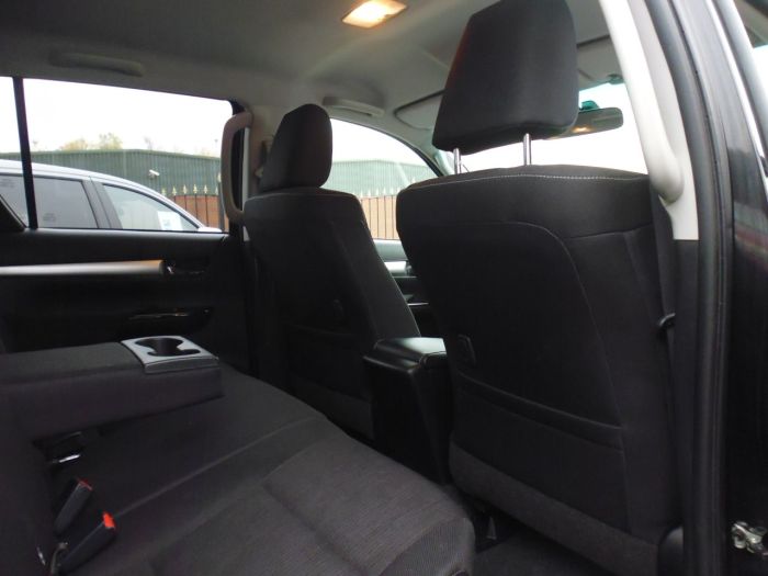 Toyota Hilux Invincible D/Cab Pick Up 2.4 D-4D Four Wheel Drive Diesel Black