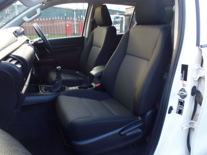 Toyota Hilux Active D/Cab Pick Up 2.4 D-4D Four Wheel Drive Diesel White