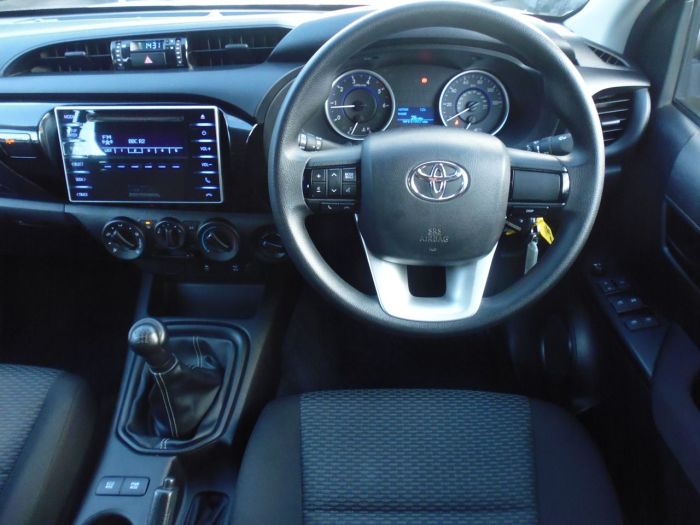 Toyota Hilux Active D/Cab Pick Up 2.4 D-4D Four Wheel Drive Diesel White
