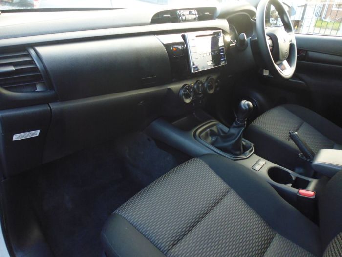 Toyota Hilux Active D/Cab Pick Up 2.4 D-4D Four Wheel Drive Diesel White