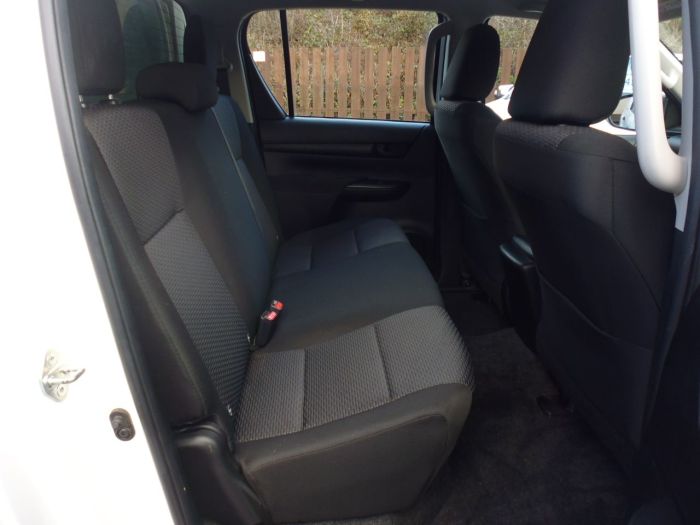 Toyota Hilux Active D/Cab Pick Up 2.4 D-4D Four Wheel Drive Diesel White