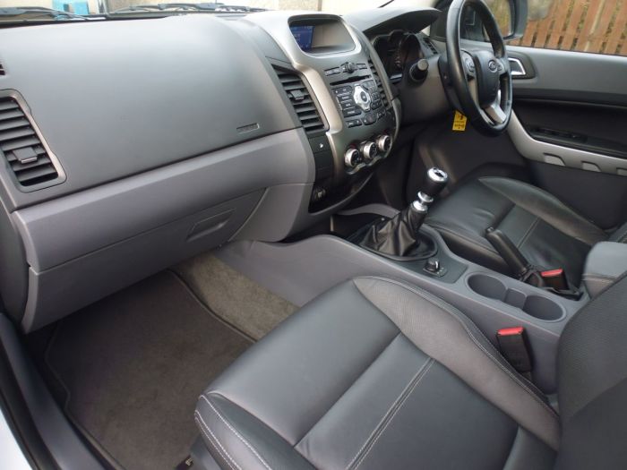 Ford Ranger Pick Up Double Cab Limited 2.2 TDCi 150 4WD Four Wheel Drive Diesel White