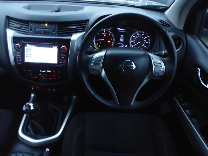 Nissan Navara Double Cab Pick Up N-Connecta 2.3dCi 190 4WD Four Wheel Drive Diesel Grey