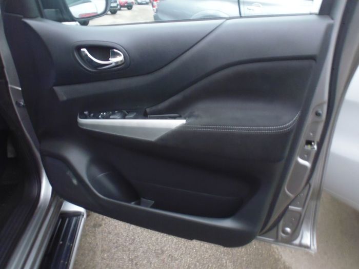 Nissan Navara Double Cab Pick Up N-Connecta 2.3dCi 190 4WD Four Wheel Drive Diesel Grey