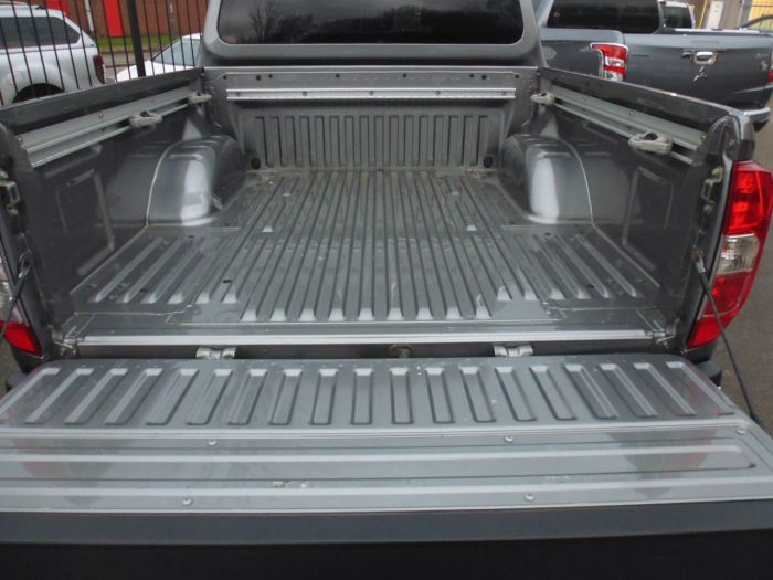 Nissan Navara Double Cab Pick Up N-Connecta 2.3dCi 190 4WD Four Wheel Drive Diesel Grey