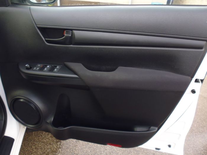 Toyota Hilux Active D/Cab Pick Up 2.4 D-4D Four Wheel Drive Diesel White