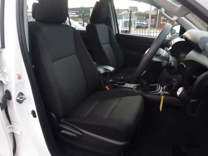 Toyota Hilux Active D/Cab Pick Up 2.4 D-4D Four Wheel Drive Diesel White