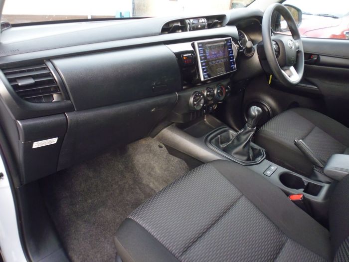 Toyota Hilux Active D/Cab Pick Up 2.4 D-4D Four Wheel Drive Diesel White