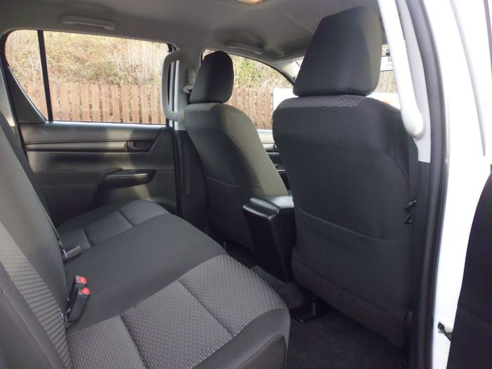 Toyota Hilux Active D/Cab Pick Up 2.4 D-4D Four Wheel Drive Diesel White
