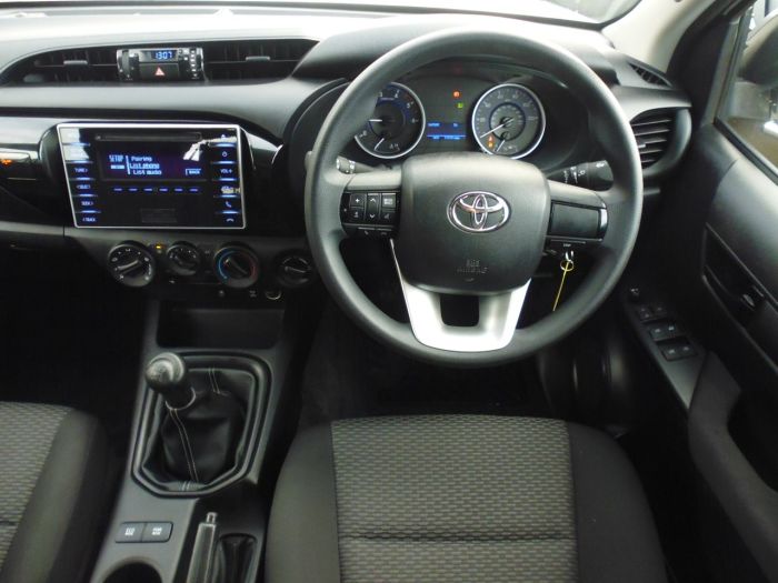 Toyota Hilux Active D/Cab Pick Up 2.4 D-4D Four Wheel Drive Diesel White