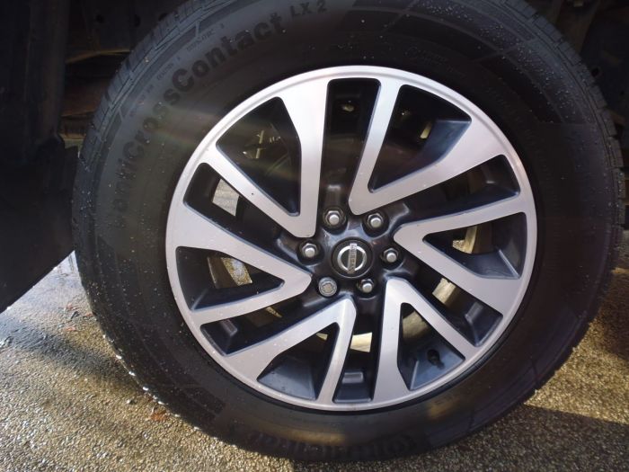 Nissan Navara Double Cab Pick Up Tekna 2.3dCi 190 4WD Four Wheel Drive Diesel Black