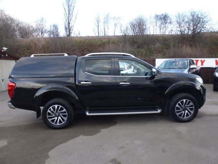 Nissan Navara Double Cab Pick Up Tekna 2.3dCi 190 4WD Four Wheel Drive Diesel Black