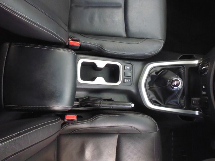 Nissan Navara Double Cab Pick Up Tekna 2.3dCi 190 4WD Four Wheel Drive Diesel Black
