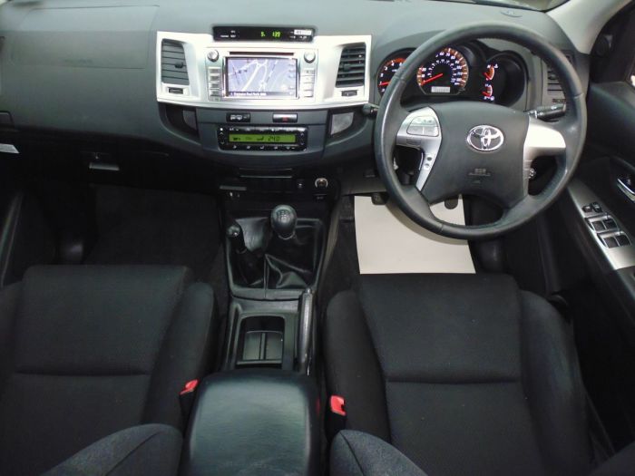 Toyota Hilux Invincible D/Cab Pick Up 3.0 D-4D 4WD 171 Four Wheel Drive Diesel Grey