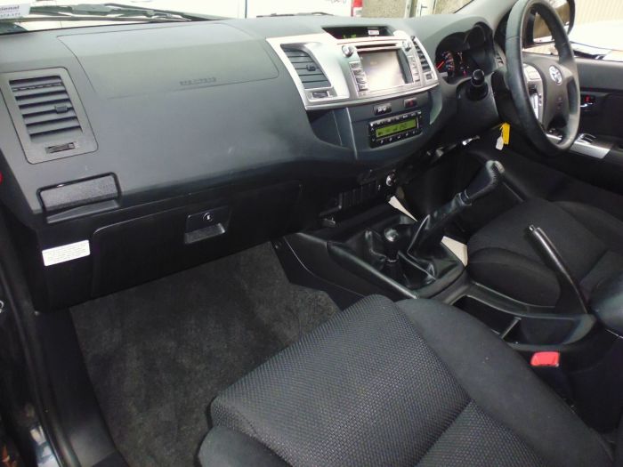 Toyota Hilux Invincible D/Cab Pick Up 3.0 D-4D 4WD 171 Four Wheel Drive Diesel Grey