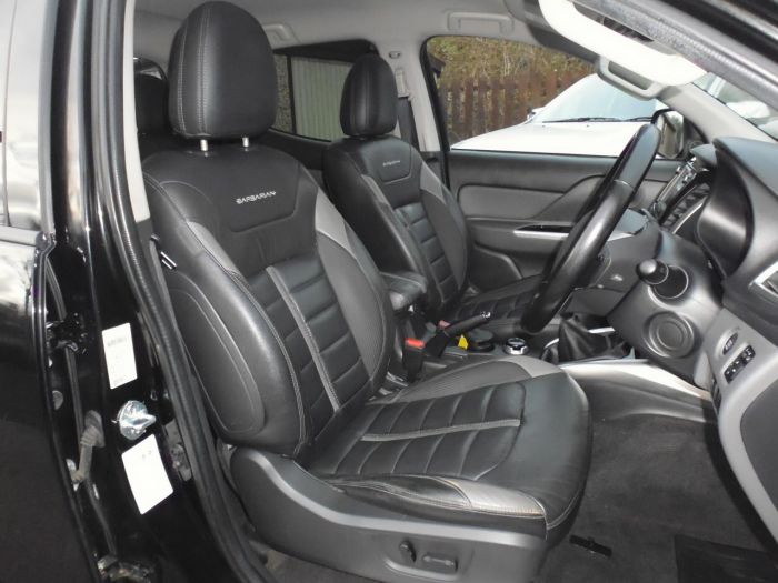 Mitsubishi L200 2.4 Double Cab DI-D 178 Barbarian 4WD Four Wheel Drive Diesel Black