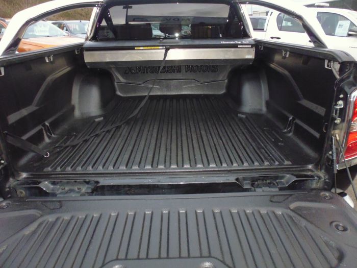 Mitsubishi L200 2.4 Double Cab DI-D 178 Barbarian 4WD Four Wheel Drive Diesel Black