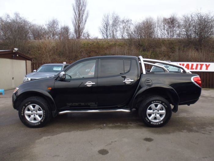 Mitsubishi L200 2.5 Double Cab DI-D Animal 4WD Auto 158Bhp Four Wheel Drive Diesel Black
