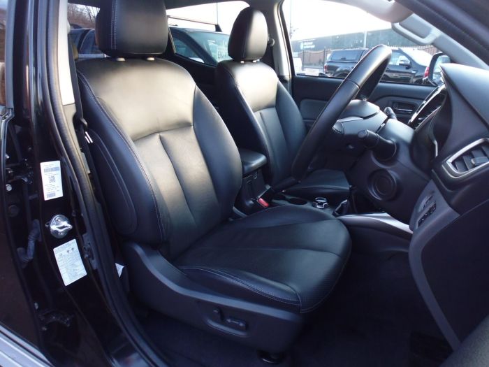 Fiat Fullback 2.4 180hp LX Double Cab Pick Up Four Wheel Drive Diesel Black