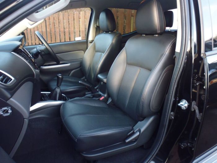 Fiat Fullback 2.4 180hp LX Double Cab Pick Up Four Wheel Drive Diesel Black