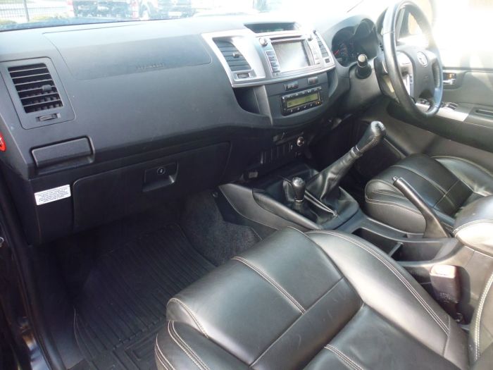 Toyota Hilux Invincible D/Cab Pick Up 3.0 D-4D 4WD 171 Four Wheel Drive Diesel Black