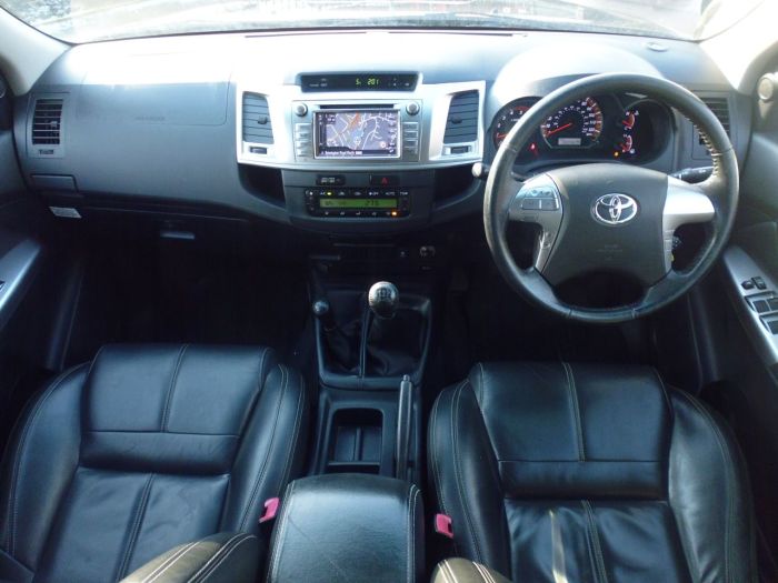 Toyota Hilux Invincible D/Cab Pick Up 3.0 D-4D 4WD 171 Four Wheel Drive Diesel Black
