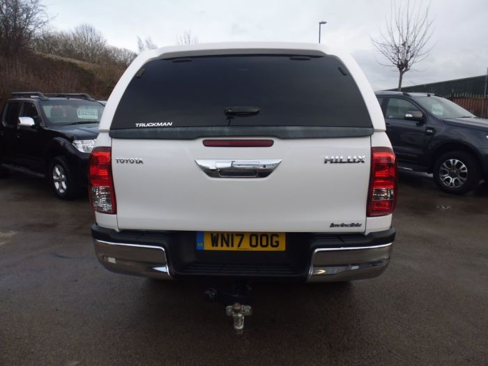 Toyota Hilux Invincible D/Cab Pick Up 2.4 D-4D Auto Four Wheel Drive Diesel White