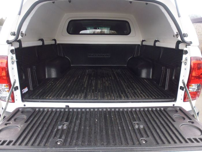 Toyota Hilux Invincible D/Cab Pick Up 2.4 D-4D Auto Four Wheel Drive Diesel White
