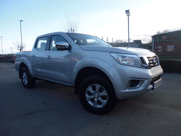 Nissan Navara Double Cab Pick Up Acenta 2.3dCi 160 4WD Four Wheel Drive Diesel Silver