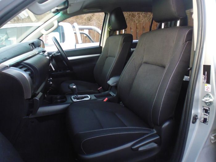 Toyota Hilux Invincible D/Cab Pick Up 2.4 D-4D Auto Four Wheel Drive Diesel Silver