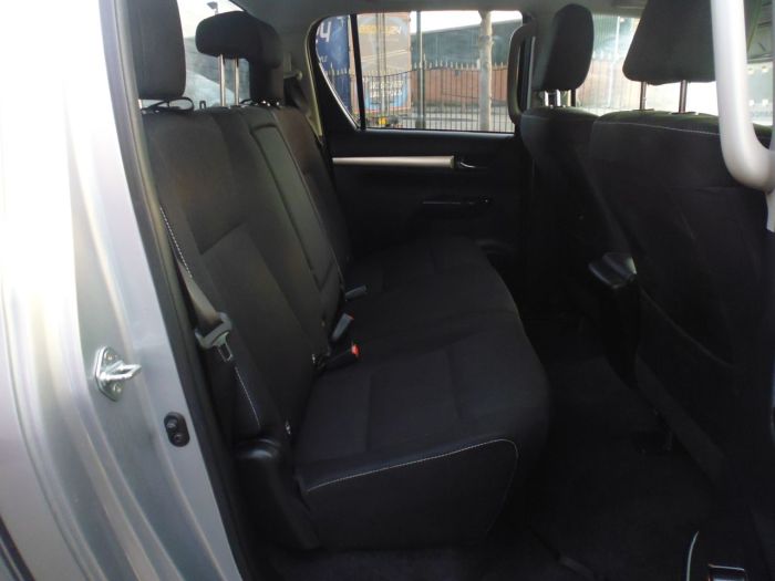 Toyota Hilux Invincible D/Cab Pick Up 2.4 D-4D Auto Four Wheel Drive Diesel Silver