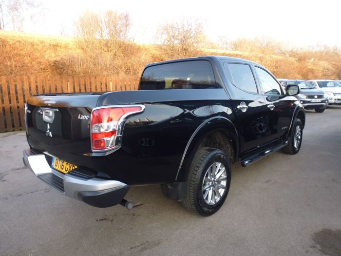 Mitsubishi L200 2.4 Double Cab DI-D 178 Barbarian 4WD Four Wheel Drive Diesel Black
