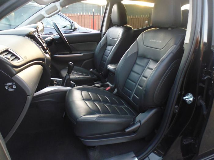 Mitsubishi L200 2.4 Double Cab DI-D 178 Barbarian 4WD Four Wheel Drive Diesel Black