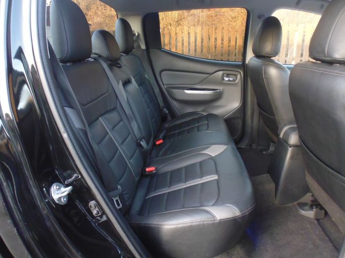 Mitsubishi L200 2.4 Double Cab DI-D 178 Barbarian 4WD Four Wheel Drive Diesel Black