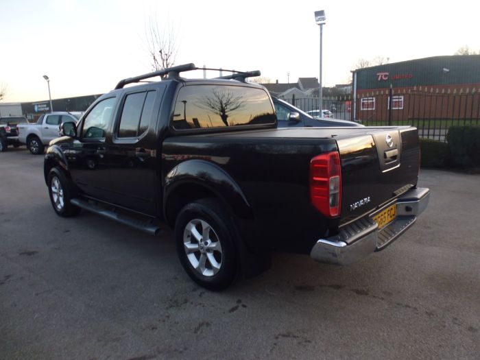 Nissan Navara Double Cab Pick Up Tekna 2.5dCi 190 4WD Four Wheel Drive Diesel Black