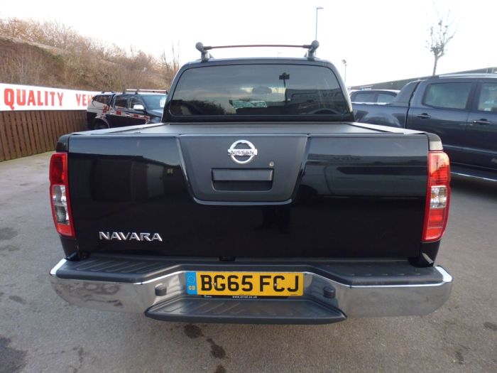 Nissan Navara Double Cab Pick Up Tekna 2.5dCi 190 4WD Four Wheel Drive Diesel Black