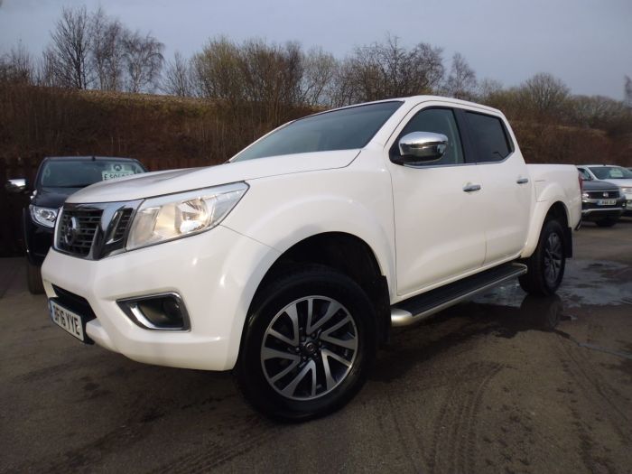 Nissan Navara Double Cab Pick Up N-Connecta 2.3dCi 190 4WD Four Wheel Drive Diesel White