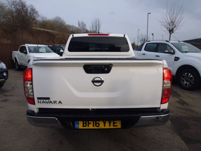 Nissan Navara Double Cab Pick Up N-Connecta 2.3dCi 190 4WD Four Wheel Drive Diesel White