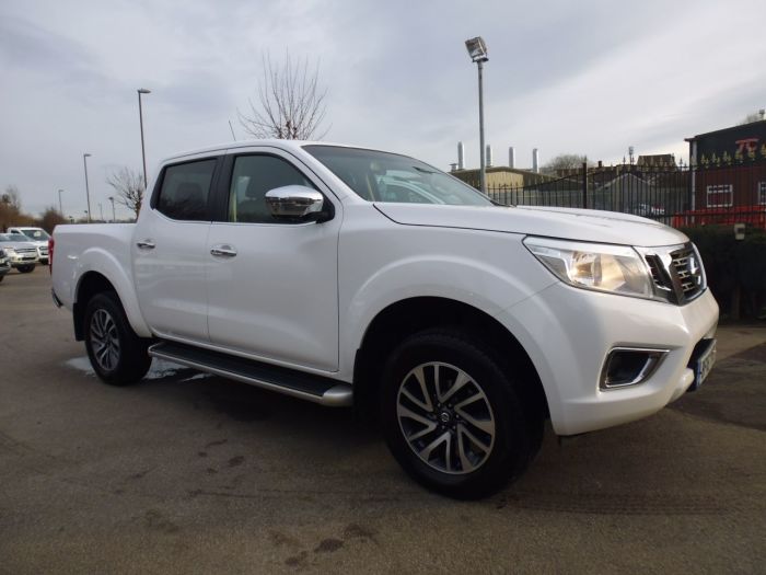 Nissan Navara Double Cab Pick Up N-Connecta 2.3dCi 190 4WD Four Wheel Drive Diesel White